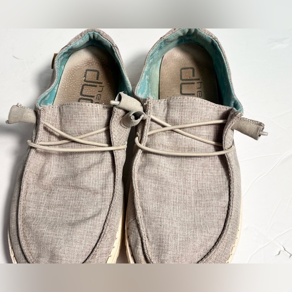 Hey Dude Shoes Wendy Chambray Beige Casual Slip Ons Womens Size 7 - Picture 5 of 9